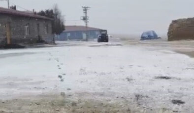 Kars’a Erken Kar Sürprizi: Bozyiğit Köyü Beyaza Büründü, Sıcaklık -4 Derece!