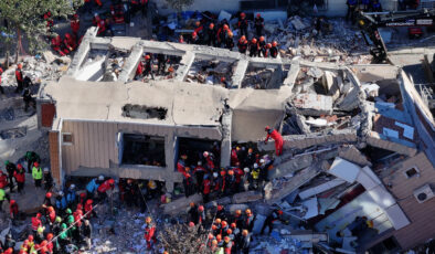 Kocaeli’de çöken binadan sağ kurtarılan Dilara’ya aile üyelerinin vefat haberi verildi