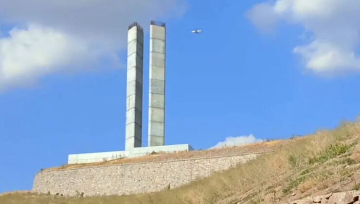 Mansur Yavaş, Anıt İçin İki Direğe İki Milyar TL Harcadı