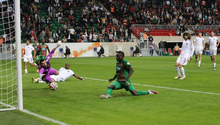 Mbaye Diagne yıldızlaştı! Amed Sportif Faaliyetler, Hatayspor’u iki golle geçti