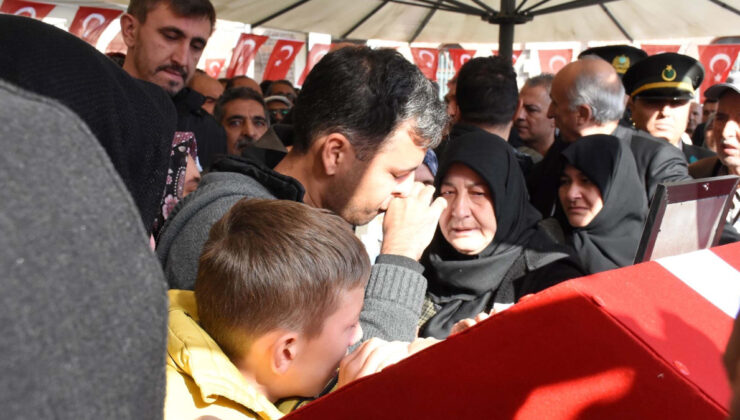 Şehit Hava Ulaştırma Uzman Çavuş Emre Sayın Balıkesir’de Son Yolculuğuna Uğurlandı