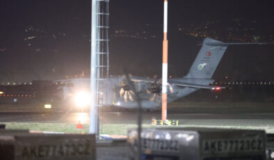 Şehitlerin Naaşlarını Taşıyan Uçak Ankara’ya Ulaştı