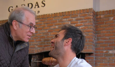 Sosyal medya fenomeninden rekor: Tek oturuşta tam 36 cağ kebap yedi