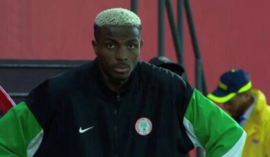 Victor Osimhen Devre Arasında Gözyaşlarıyla Soyunma Odasına Gitti