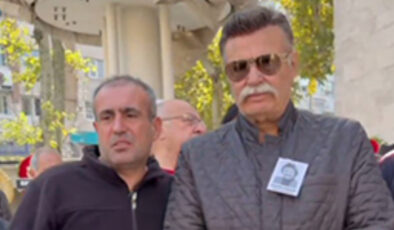 Yeşilçam oyuncusu Engin Çağlar’ın cenaze töreninde fotoğraf yarışı