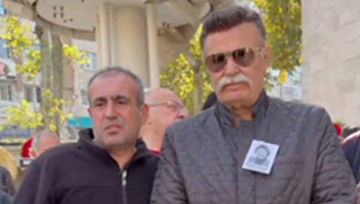 Yeşilçam oyuncusu Engin Çağlar’ın cenaze töreninde fotoğraf yarışı