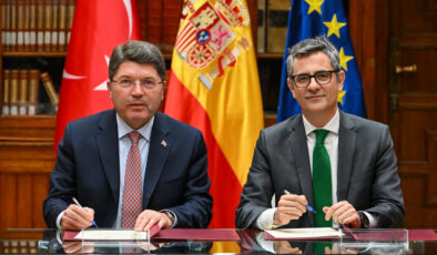 Yılmaz Tunç, İspanyol mevkidaşıyla Rojin Kabaiş Cinayetini Görüştü