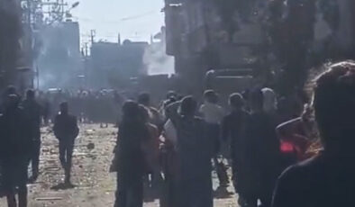 Adana’da sokak ortasında büyük kavga: Taşlar ve sopalar havada uçuştu