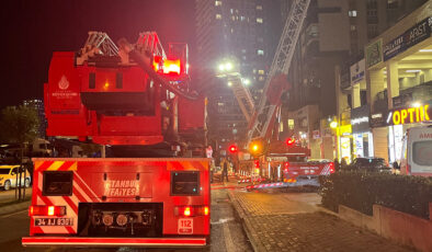 Başakşehir’de Restoran Yangını: Dumanlar Binayı Sardı, Mahsur Kalanlar Kurtarıldı