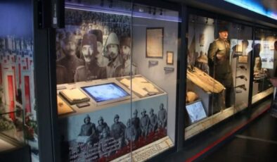 Çanakkale Savaşları Mobil Müzesi Kartal’da Ziyarete Açıldı