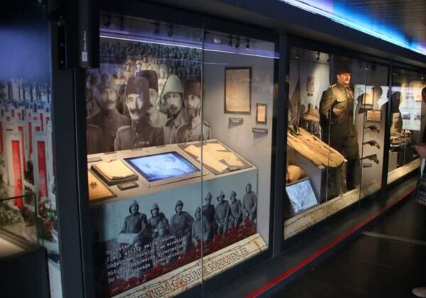 Çanakkale Savaşları Mobil Müzesi Kartal’da Ziyarete Açıldı