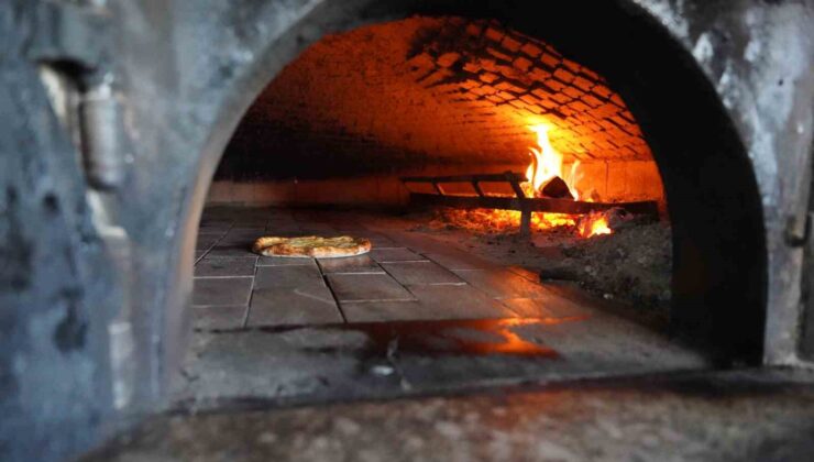 Rize’nin Tescilli Lezzeti: Derepazarı Pidesi Ustalığı Nesilden Nesile Aktarılıyor