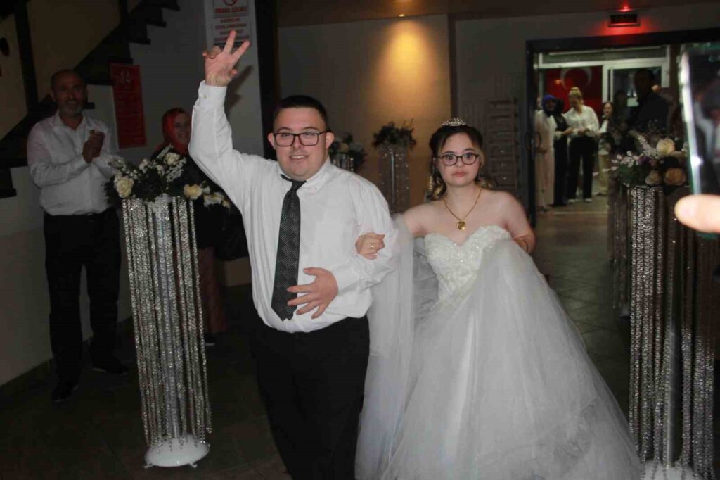 Down sendromlu temsili düğün