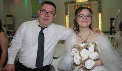 Down Sendromlu 7 Genç Kız İçin Temsili Düğün Düzenlendi