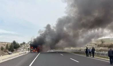 Eskişehir-Ankara Yolunda Korku Dolu Anlar: Yolcu Otobüsü Alevlere Teslim Oldu