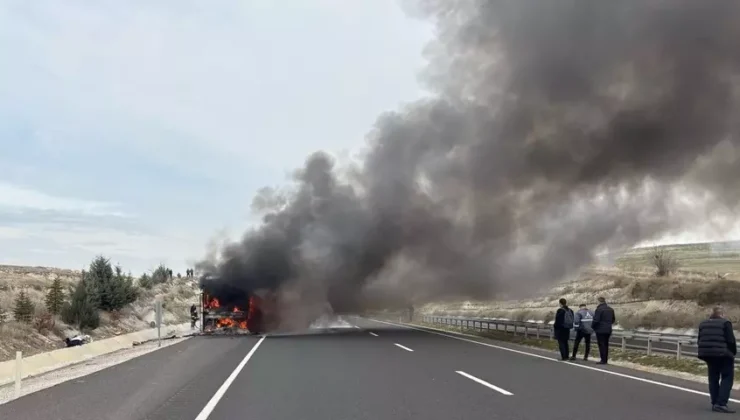 Eskişehir-Ankara Yolunda Korku Dolu Anlar: Yolcu Otobüsü Alevlere Teslim Oldu