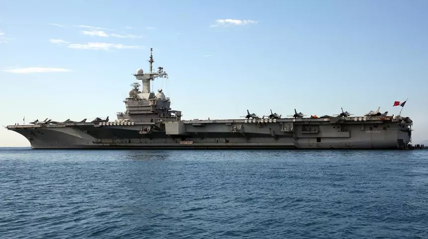 Fransa yeni uçak gemisi