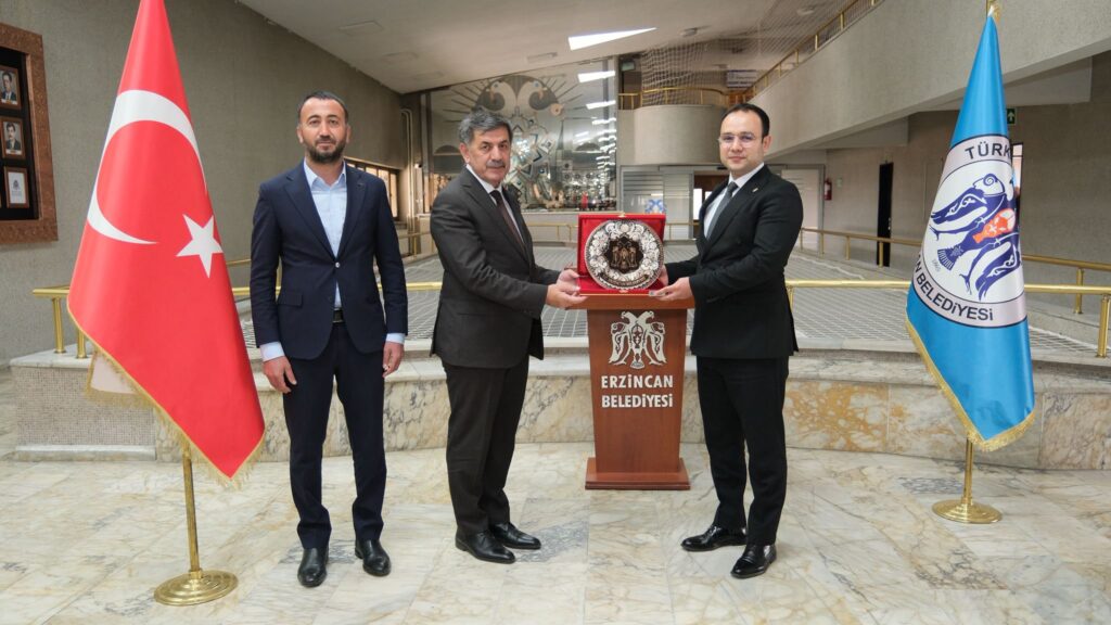 Gölova Heyeti Erzincan Belediye Başkanı Bekir Aksun'u Ziyaret Etti