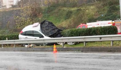 Feci Kaza: Görele’de Bariyerlere Çarpan Otomobil Alev Aldı