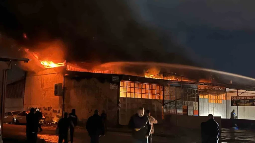 Hatay sanayi sitesi yangını araç kurtarma