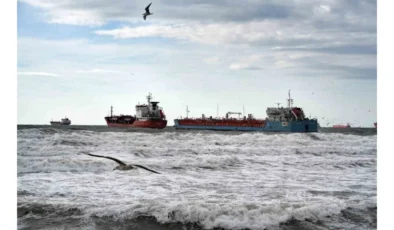 İstanbul açıklarında lodos alarmı: Temas eden tankerlerden biri kurtarıldı
