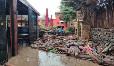 Sarıyer Kilyos Tüneli İnşaatında Yol Çöktü: Restoranı Sel Suları Bastı