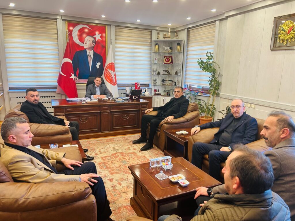 Koyulhisar Belediye Başkanı Bora Karakullukcu