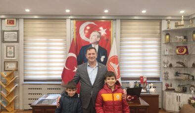 Koyulhisar’da öğrencilerden belediyeye anlamlı ziyaret