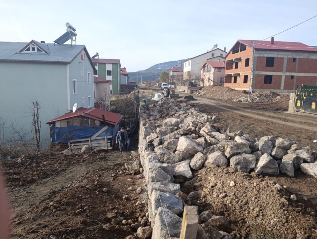 Koyulhisar istinat duvarı çalışmaları
