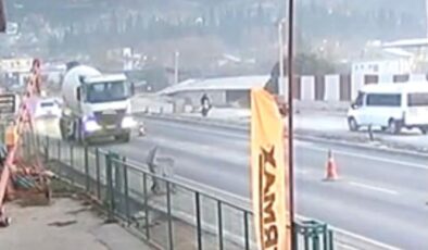 Osmaniye’de Korkunç Kaza: Motosiklet ve Sürücüsü Minibüsün Altında Kaldı