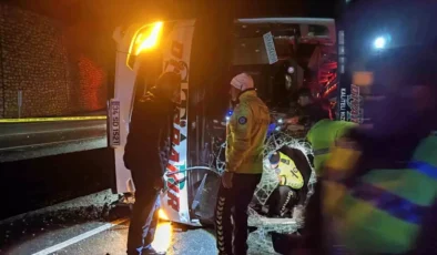 Osmaniye D-400 Karayolu’nda Yolcu Otobüsü Devrildi: 3 Yaralı