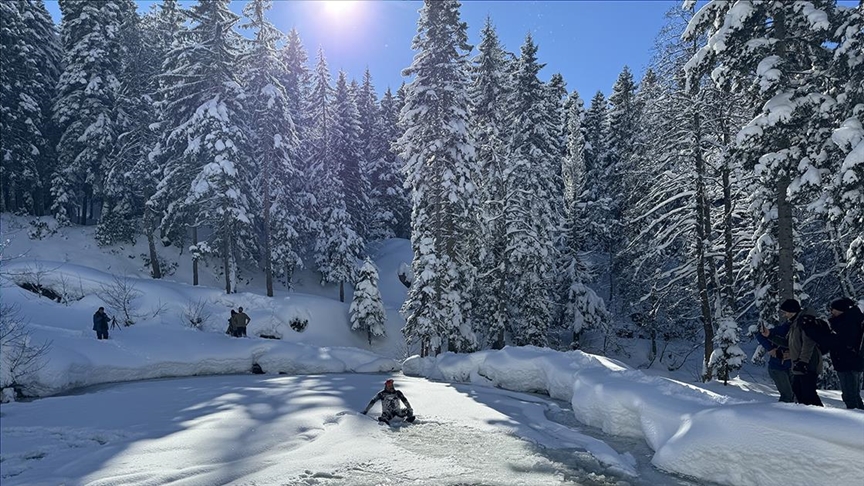 Rize Adalı Göl Buz