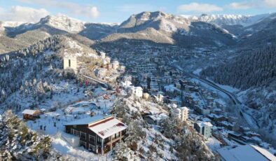 Şavşat’ta kar sonrası ortaya çıkan kış manzaraları hayran bıraktı