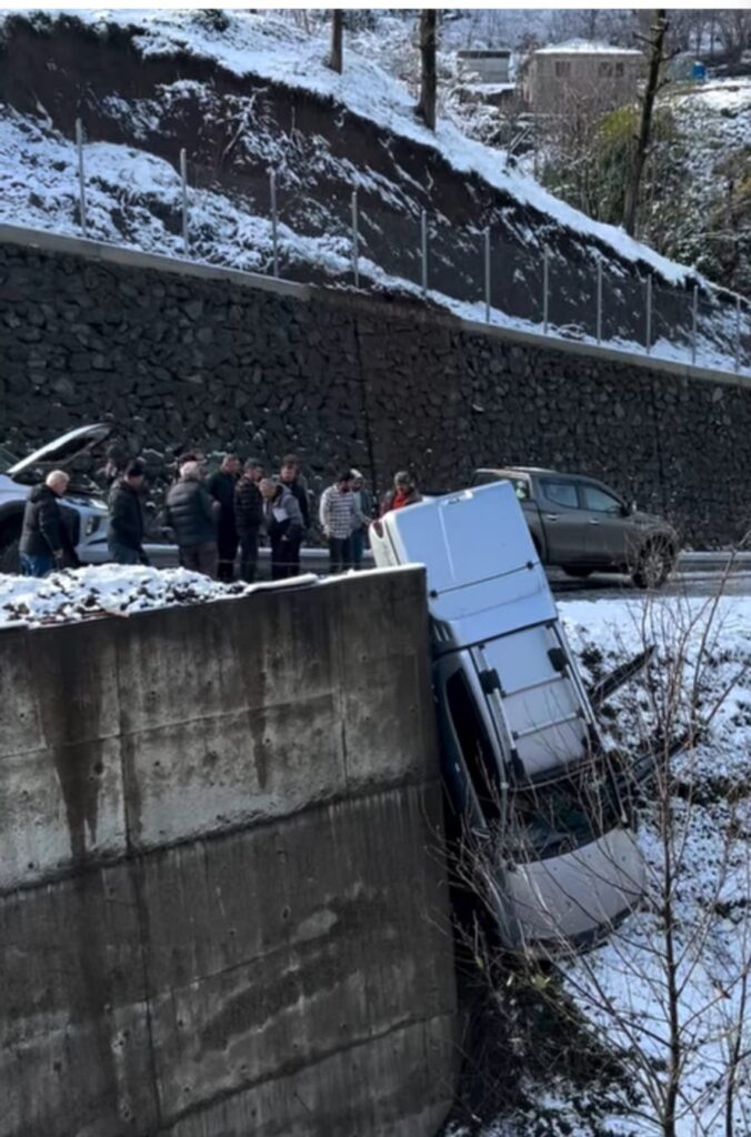 Şalpazarı Dereköy yolunda kaza