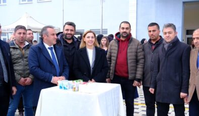 Şiran Belediyesi’nden Üniversite Öğrencilerine Sucuk-Ekmek İkramı