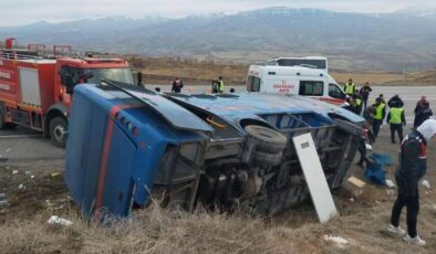 Sivas’ta Cezaevi Nakil Aracı Devrildi: 7’si Jandarma 9 Yaralı