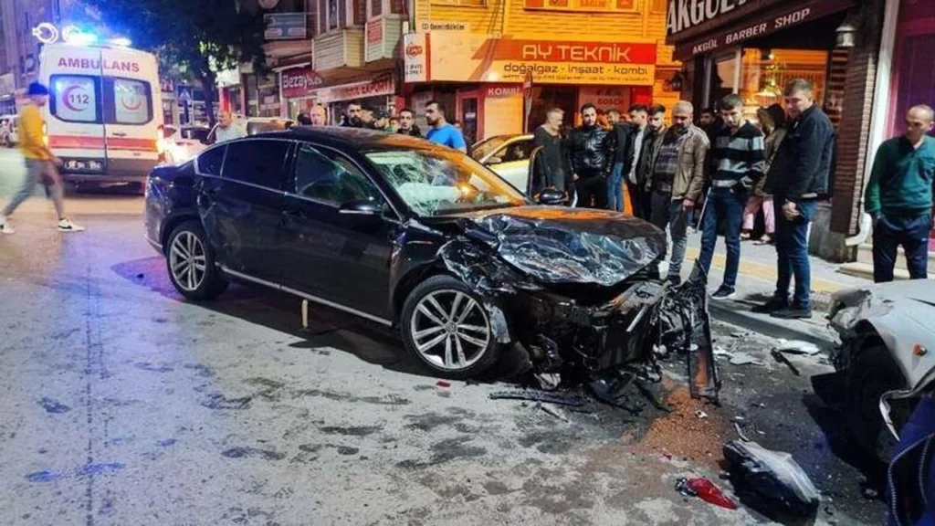 Sivas’ta zincirleme trafik kazası: 4 yaralı