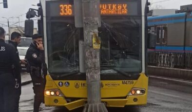 Sultangazi’de Akaryakıt Kazası: İETT Otobüsü Direğe Çarptı