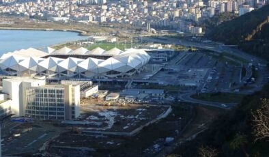 Trabzon Akyazı’da Trafik Düğümü: Stad ve Hastane Aynı Yerde Olur mu?