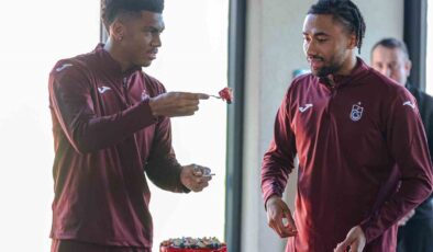 Trabzonspor, Göztepe Maçına Hazır: Jabol Folcarelli’ye Doğum Günü Kutlaması