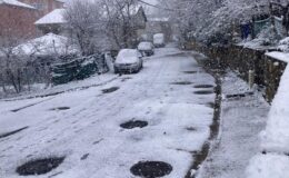 Yeni yıl karla başladı, okullar peş peşe tatil edildi