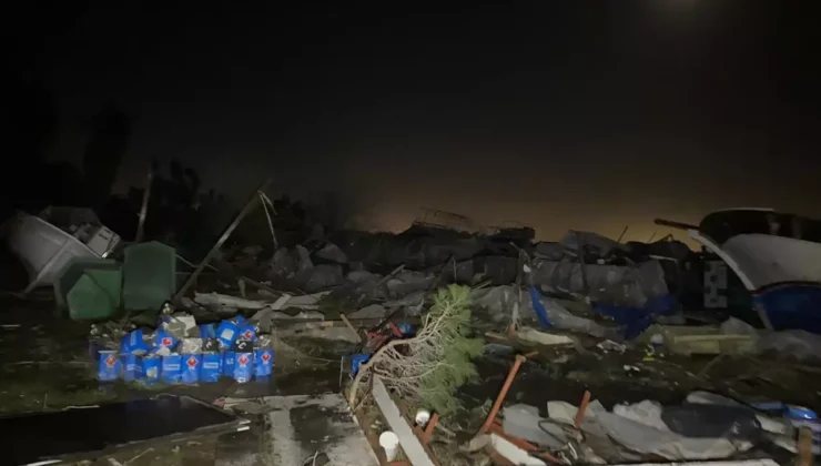 Aksu’da Etkili Olan Hortum Tekneleri Devirdi: 1 Kişi Yaralandı