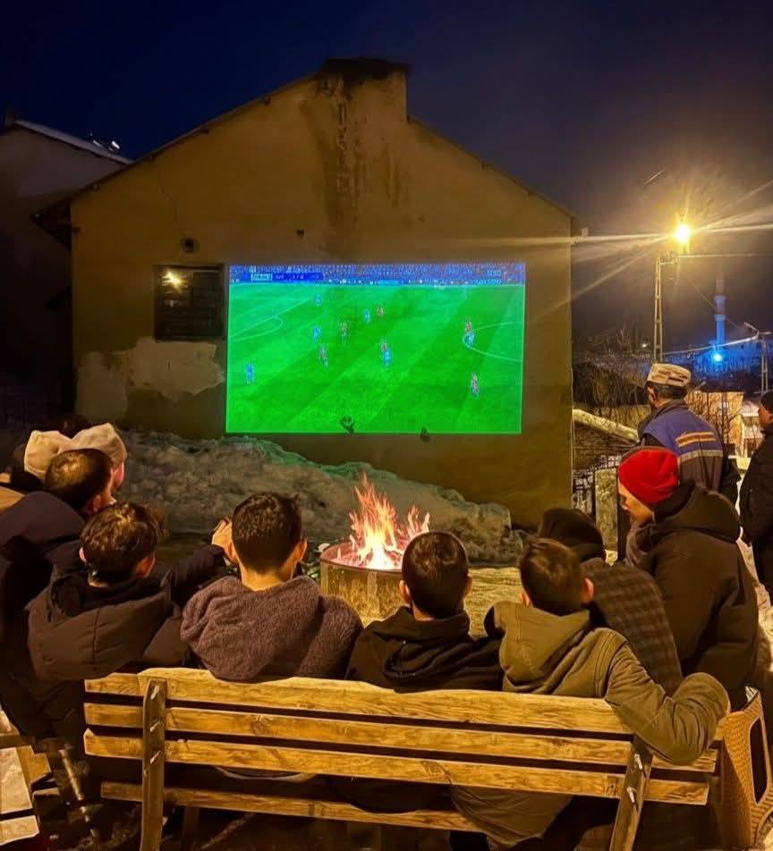 Alucra’da açık havada maç keyfi