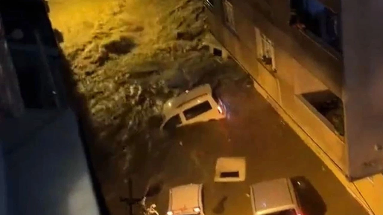 Arnavutköy’de Sağanak Etkili Oldu