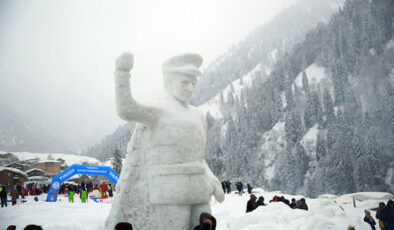 Ayder Yaylası’nda Kardan Adam Festivali Coşkusu: Binlerce Kişi Kışın Tadını Çıkardı