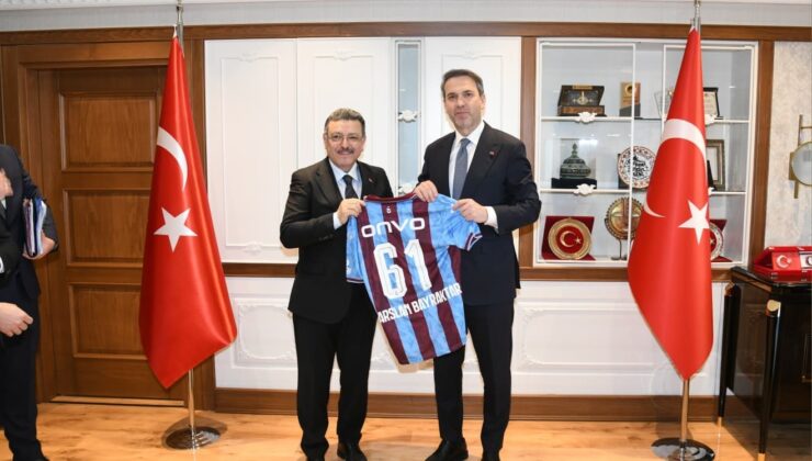 Enerji ve Tabii Kaynaklar Bakanı Alparslan Bayraktar Trabzon’da Temaslarda Bulundu