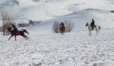 Doğu Anadolu’da Asırlık Spor Yeniden Canlanıyor: Cirit Heyecanı Sürüyor