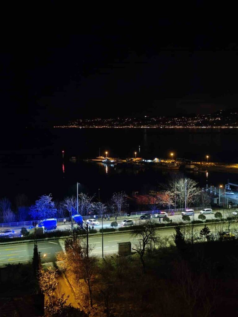 Beşikdüzü trafik kazası kavga