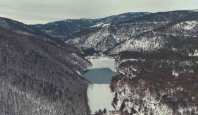 Boraboy Gölü buz tuttu: Turizm cenneti gölden kartpostallık kış manzaraları