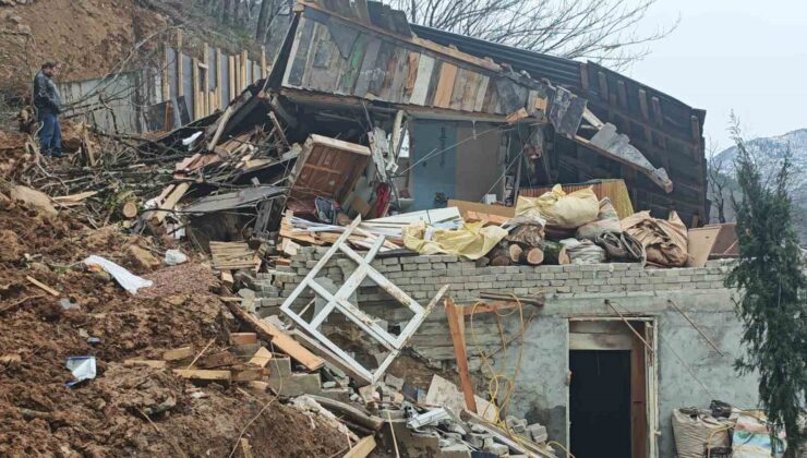 Borçka’da Kar Sonrası Heyelan: Ev ve Ahır Toprak Altında Kaldı